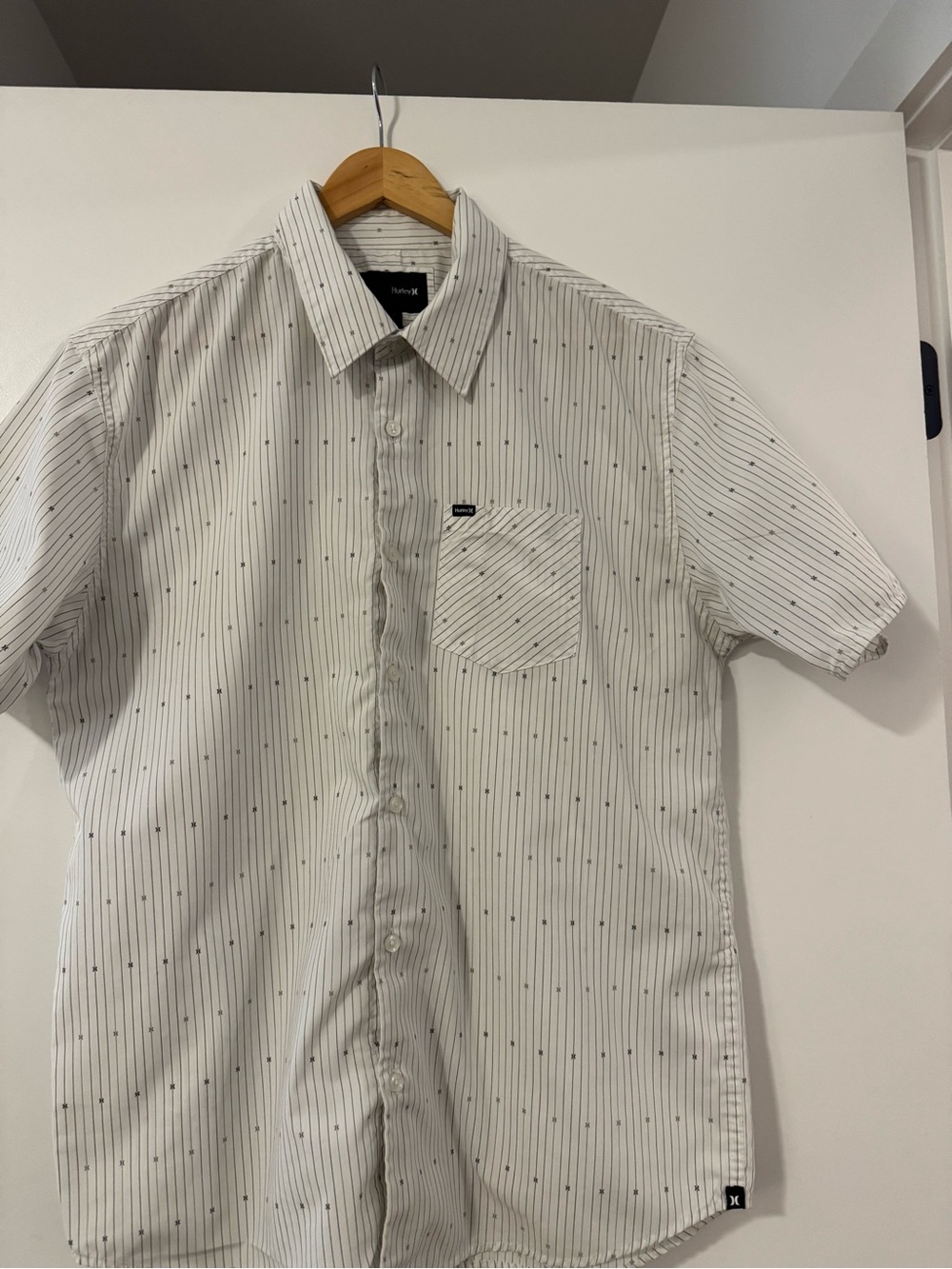 Hurley White Short-Sleeve Button-Down Shirt with Thin Black Pinstripes